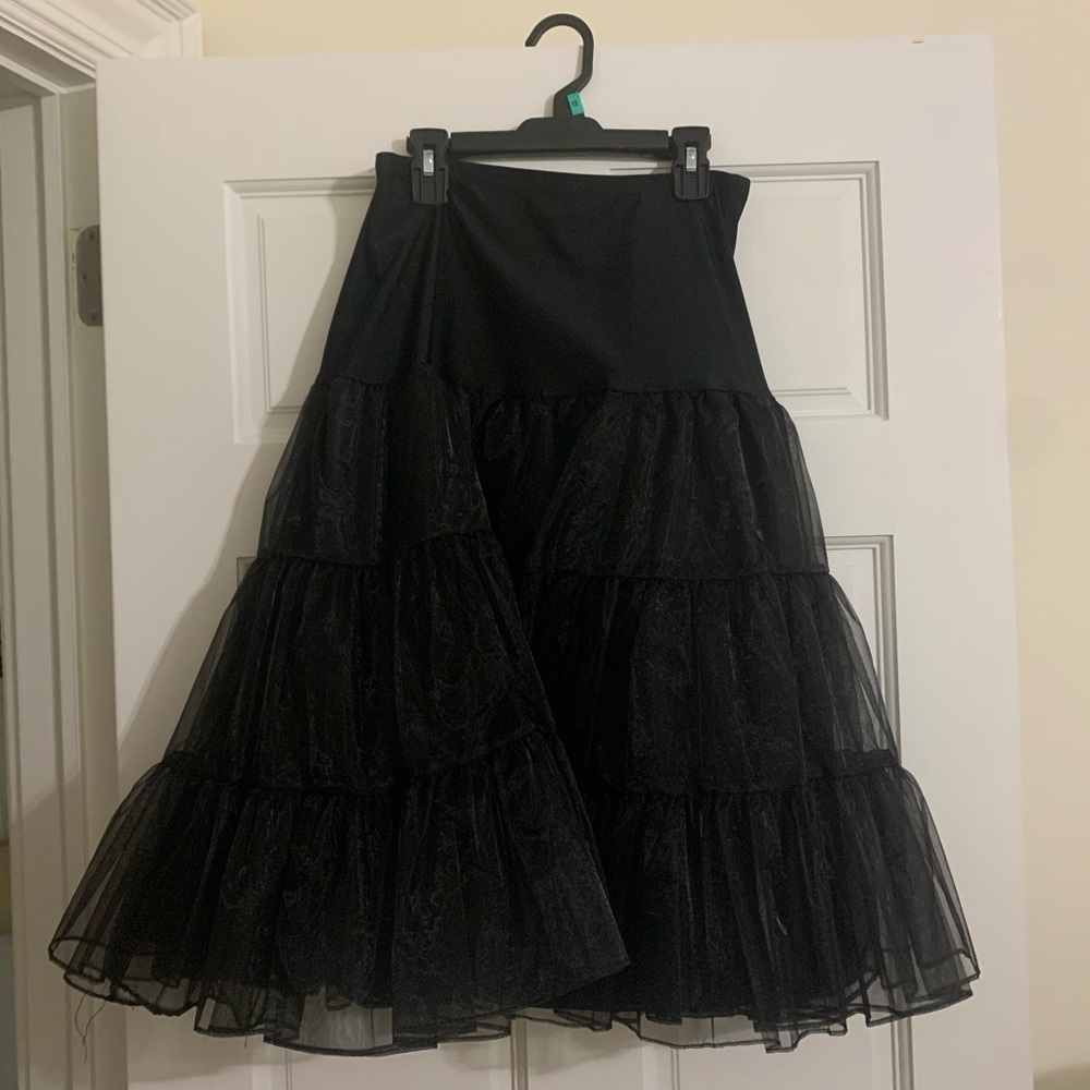 Petticoat (to layer under skirt/dress)